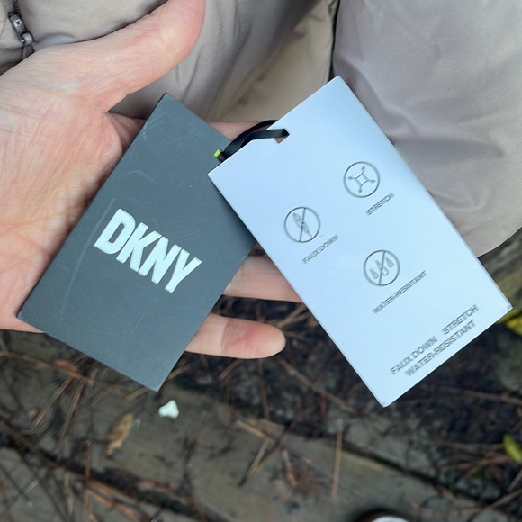 DKNY Tan Puffer Coat Nwt Tan Hood Belted Long Jacket Faux Down Water Resistant - Picture 5 of 9